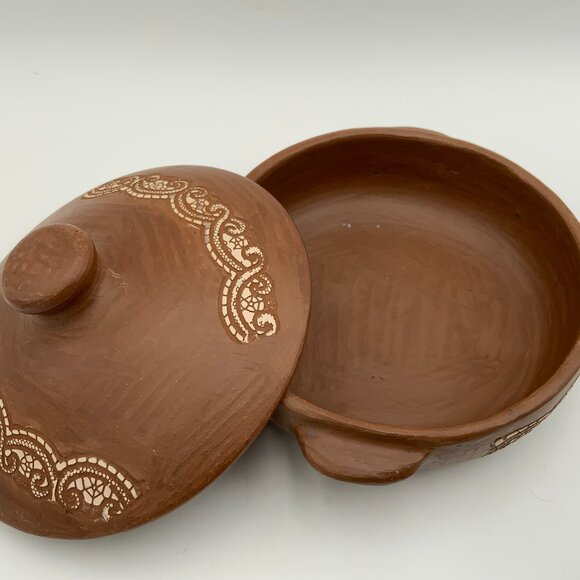 Handmade Traditional Clay Caccuali Casserole with Lid 500 ML - Picture 5 of 10